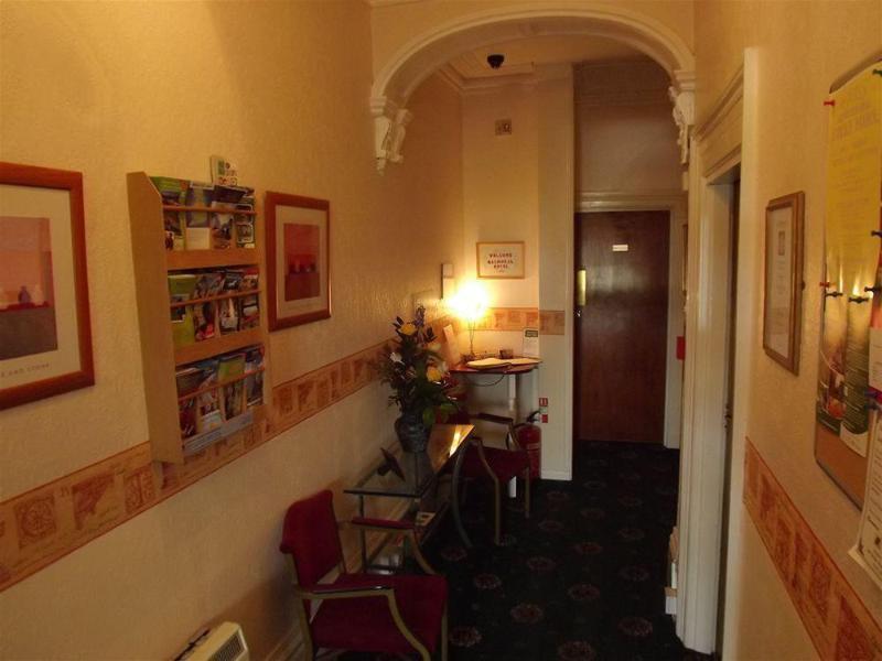 Balmoral Guest House Blackpool Ngoại thất bức ảnh